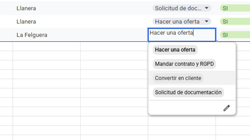 Interfaz de hoja de cálculo que muestra opciones para hacer una oferta, incluyendo "Mandar contrato y RGPD", "Convertir en cliente" y "Solicitud de documentación".